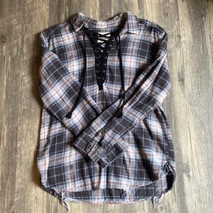 LACE UP FLANNEL